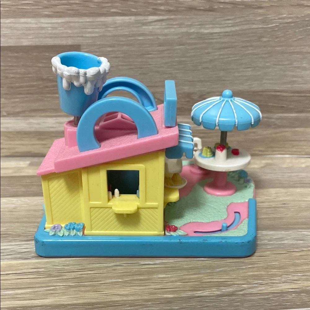 Polly pocket Ice Cream Stand Playset - Blue and Pink bluebird toys vintage 90s